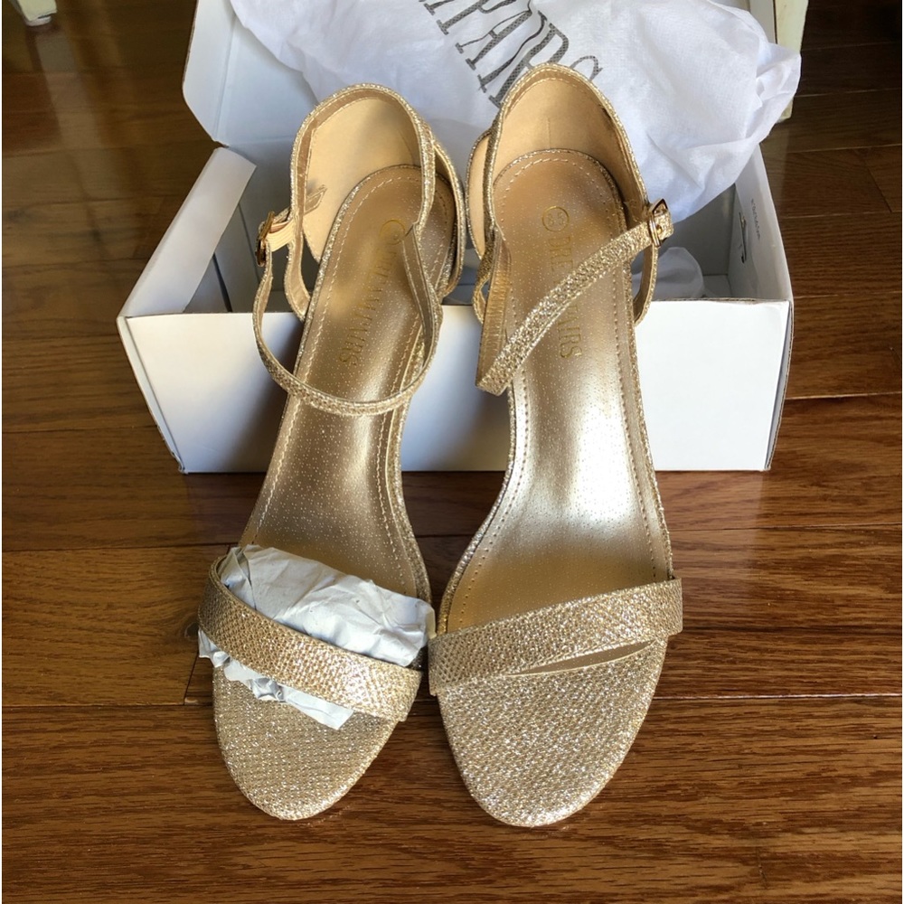 New in box- 💗Free ship Dream Pairs Lexii-Gold Glitter open toe heel sandals 8.5